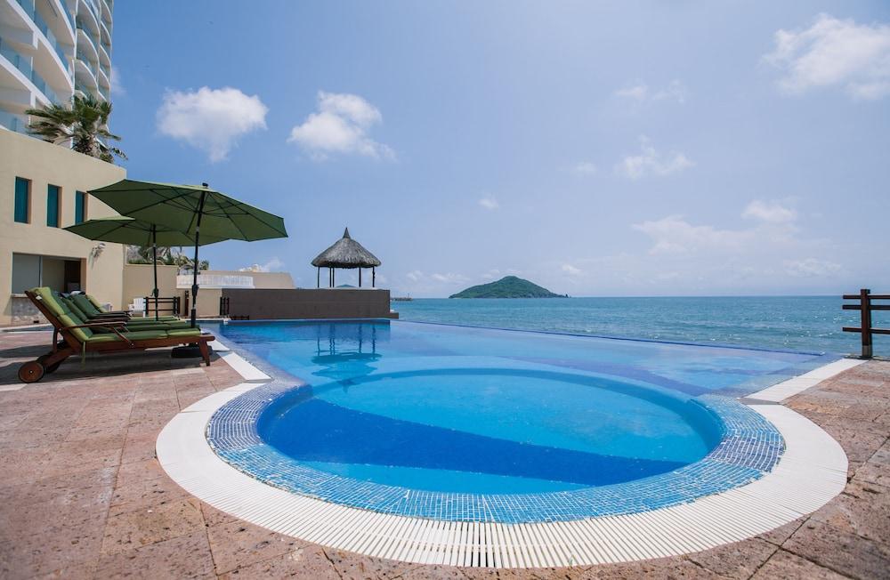 Zafiro Beach Boutique Resort マサトラン エクステリア 写真